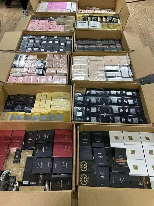 Paleta perfum – hurt palet likwidacyjnych, zdjęcie 2 z 3