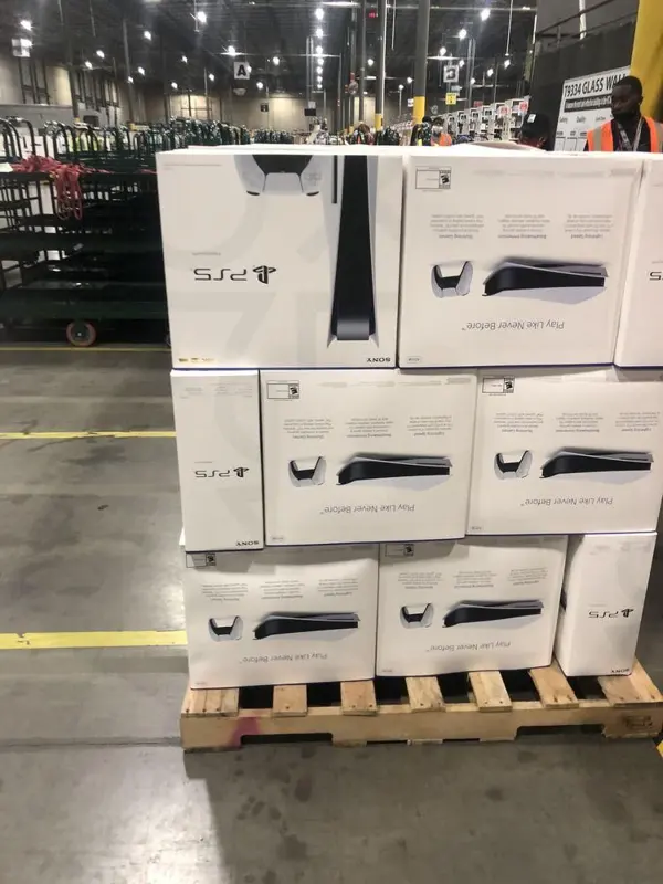 Palety PlayStation 5 i konsole – hurt palet likwidacyjnych, zdjęcie 3 z 15